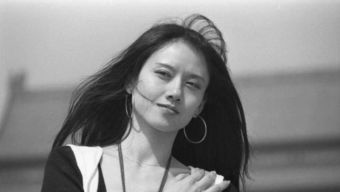 45岁张柏芝出席活动状态无敌了，惊艳全场，美得让人移不开眼！